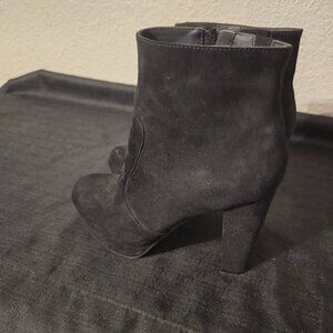 Lady's Ankle Boots